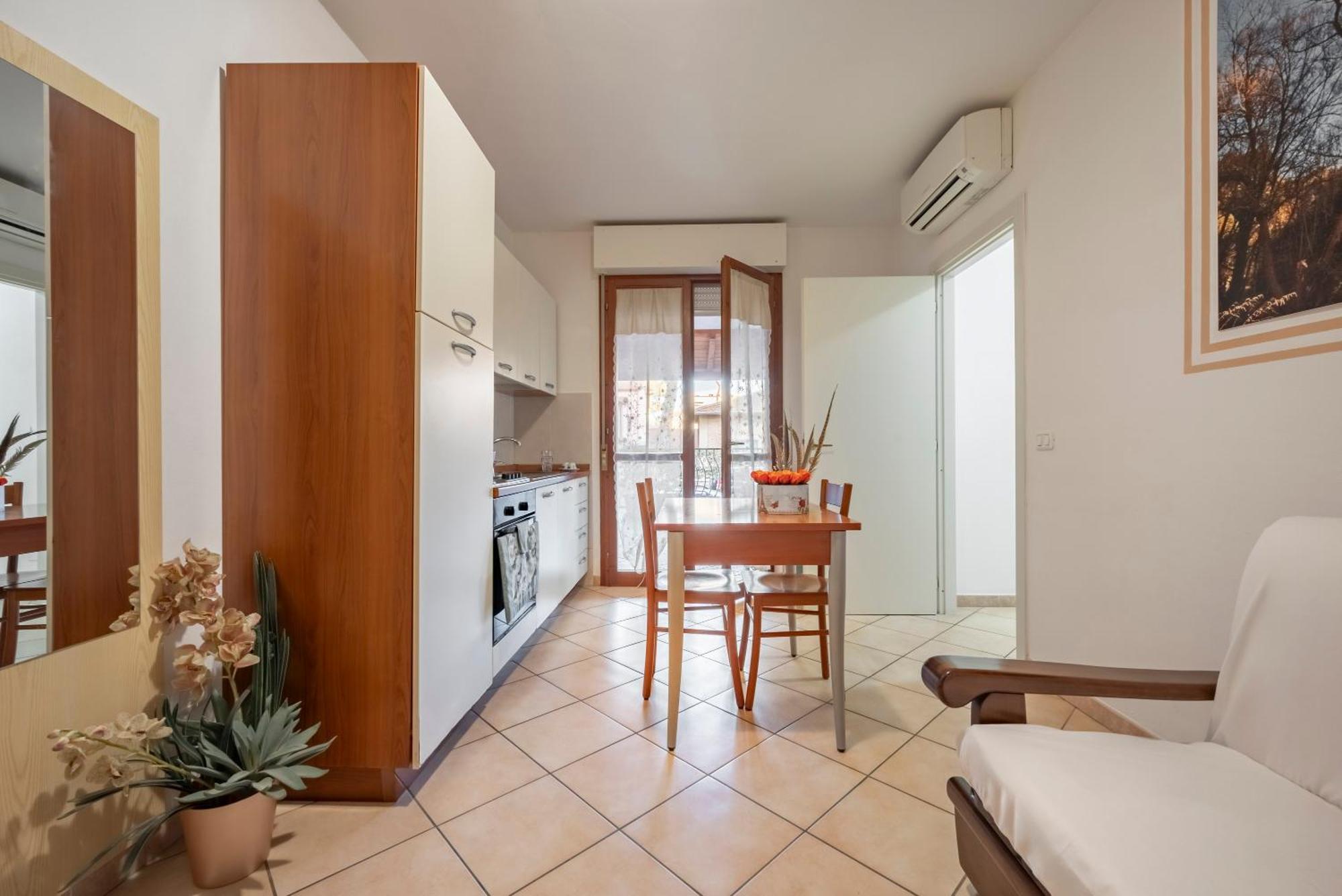 Lola Piccolo E Hotel 4*