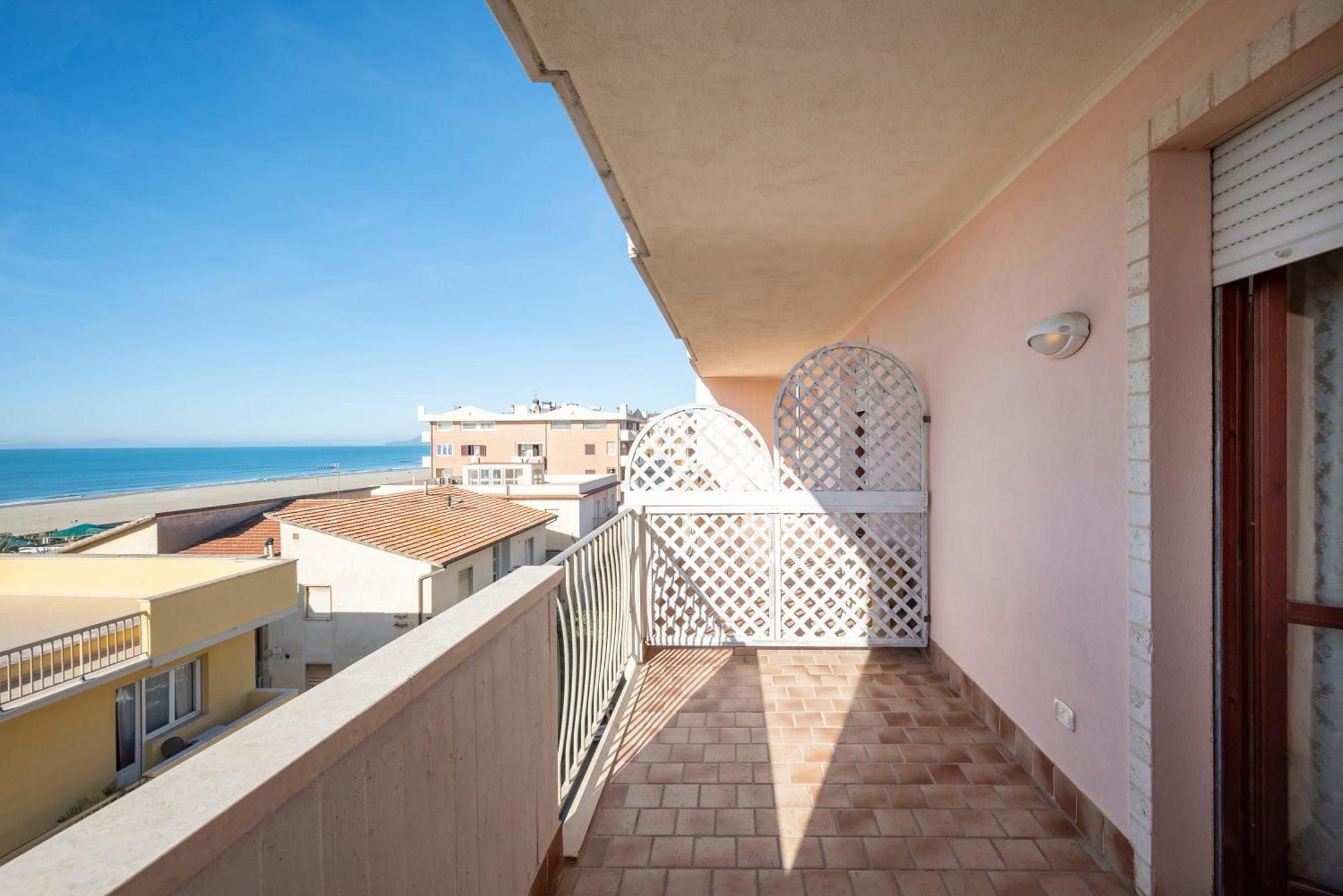 Hotel Lola Piccolo E 4*