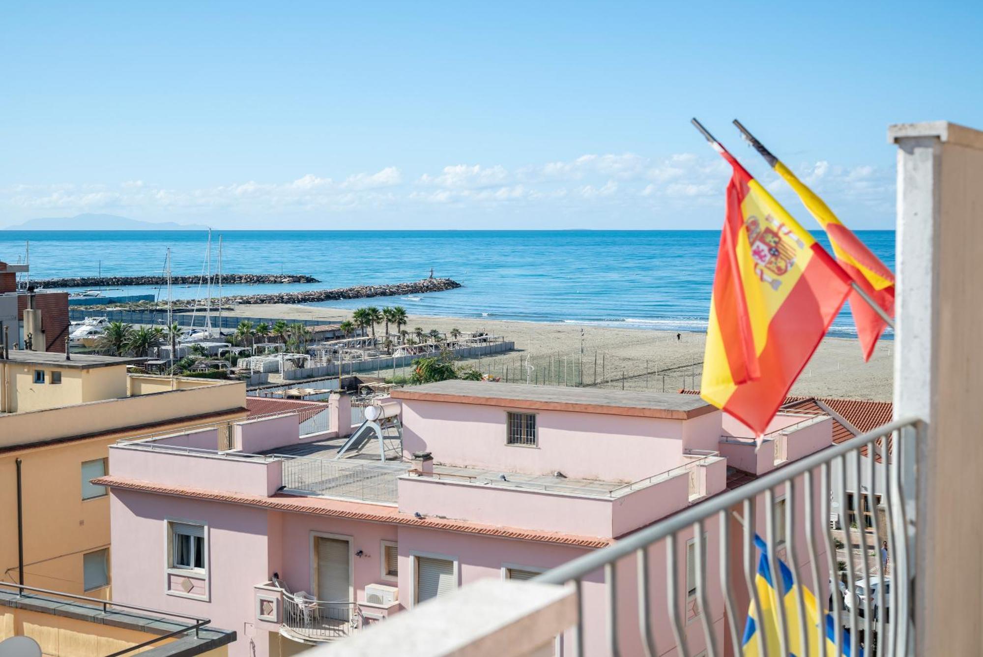 Hotel Lola Piccolo E